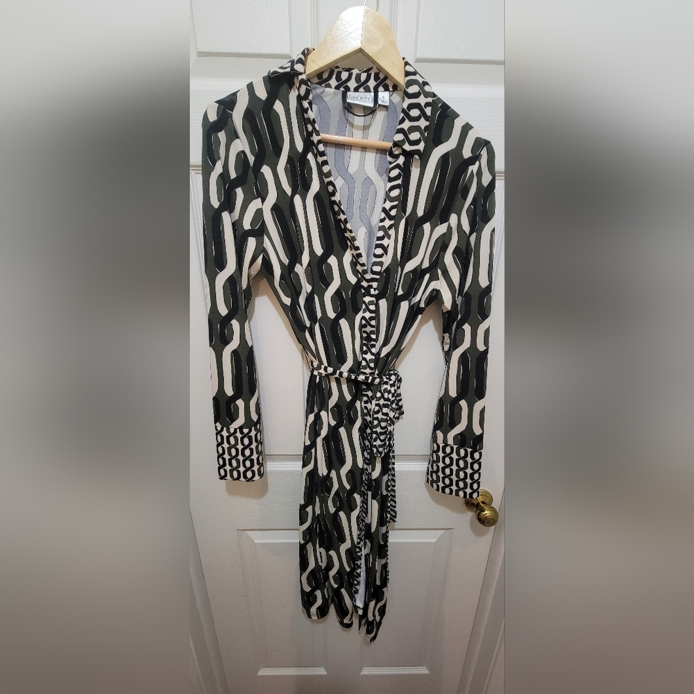 Patterned Dress - Picture 3 of 3